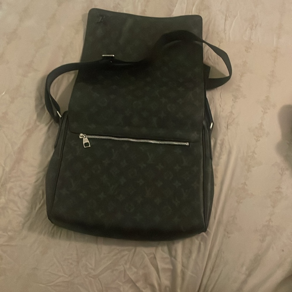 Louis Vuitton bag - Picture 3 of 3